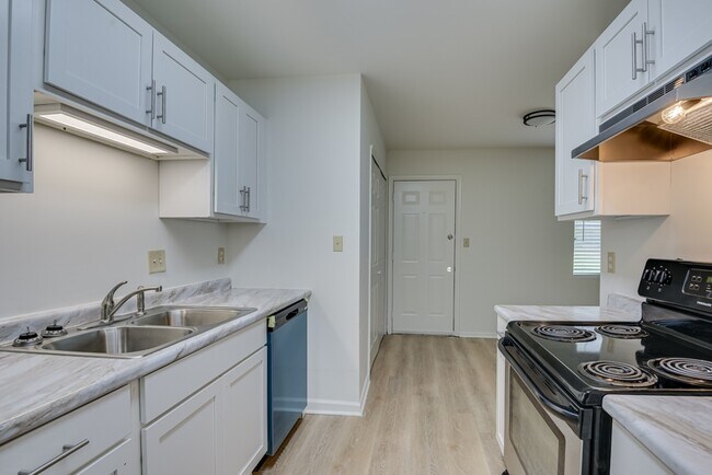 Building Photo - 4315 Parkwood Dr