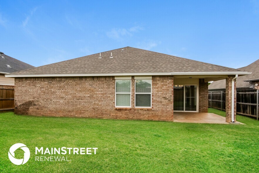 Building Photo - 508 NW 179th Cir