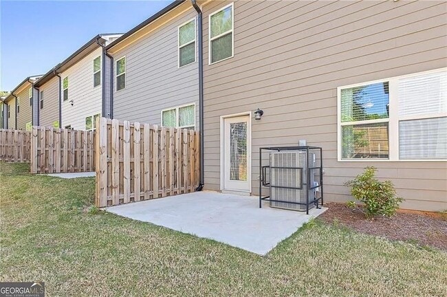 Building Photo - 2831 Ridgeview Dr