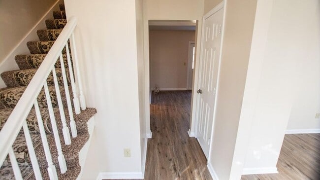 Building Photo - Gorgeous home ready to move in!