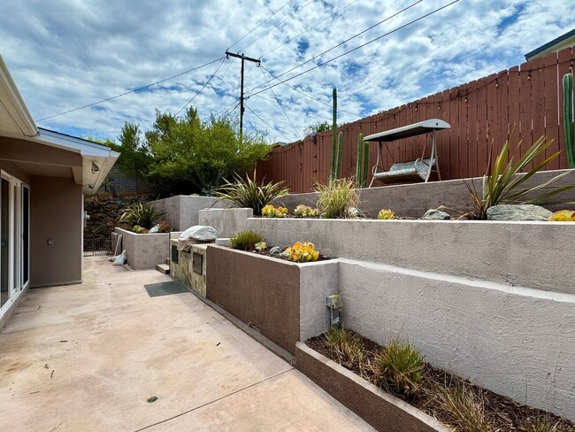 Building Photo - 8829 Greenview Pl