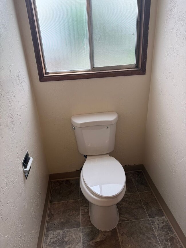 Building Photo - Great Duplex!