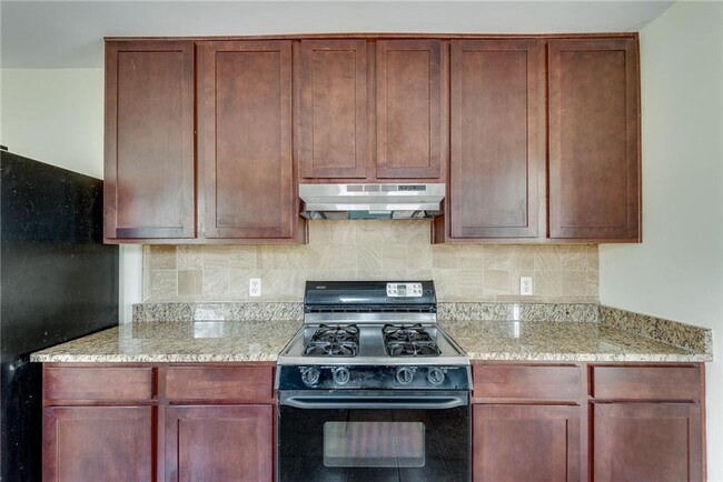 Building Photo - 1287 Eastland Rd SE