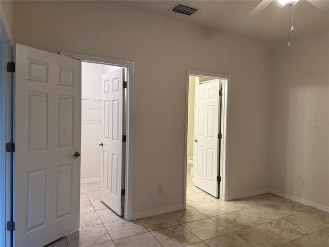 Building Photo - 26077 Sandhill Blvd