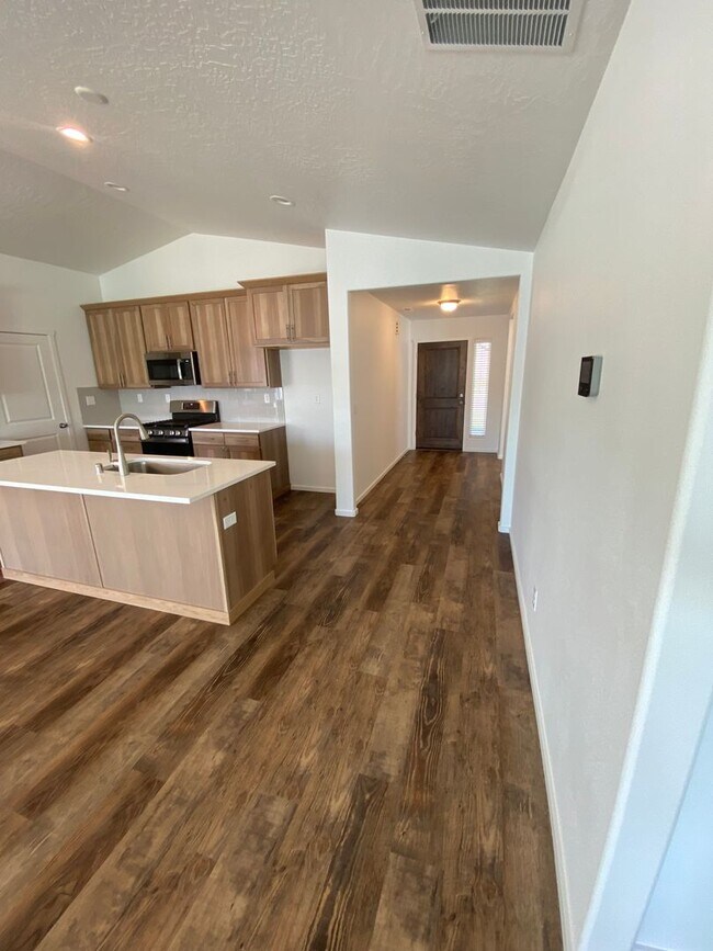Building Photo - Newly Built 3 Bed, 2 Bath in Spokane Valley!
