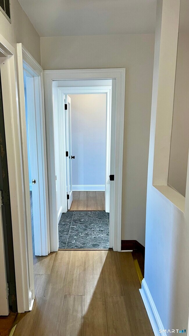 Building Photo - 34-36 Charter Oak Pl