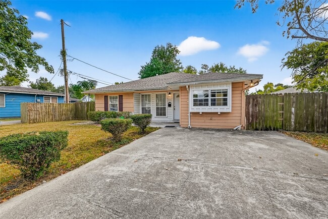 Building Photo - 1111 Choate Cir