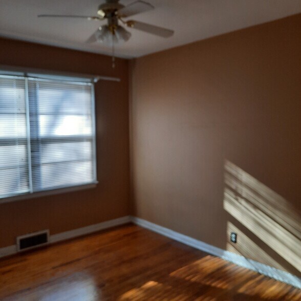Building Photo - 315 Kansas St