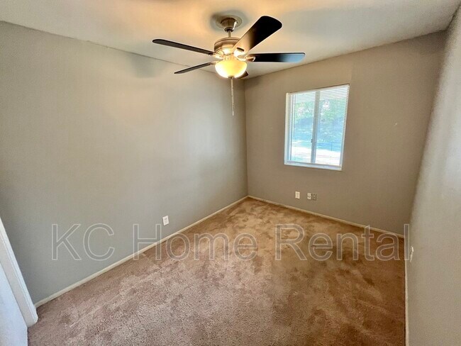 Building Photo - 2212 NE 77th St