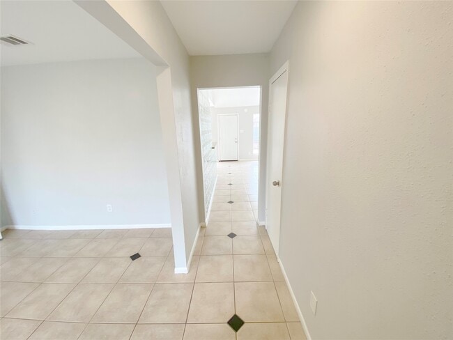 Building Photo - 8214 Riptide Dr