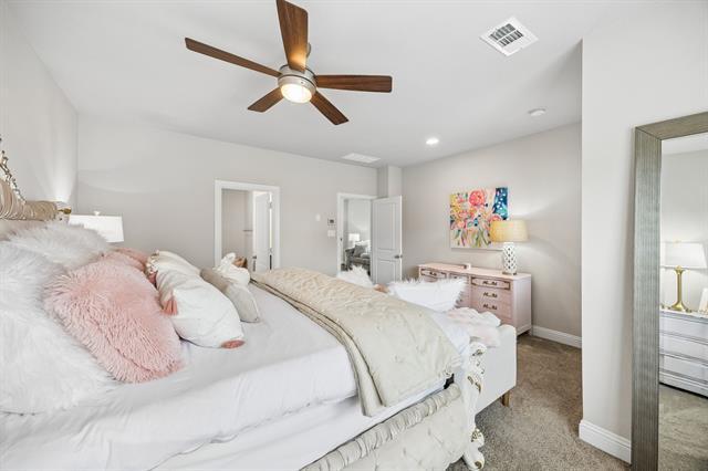 Building Photo - 1800 Roundtree Cir W