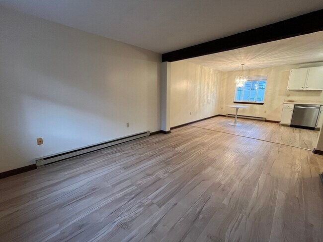 Building Photo - 53 Fairfield Park