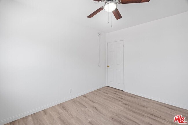 Building Photo - 2033 S Shenandoah St