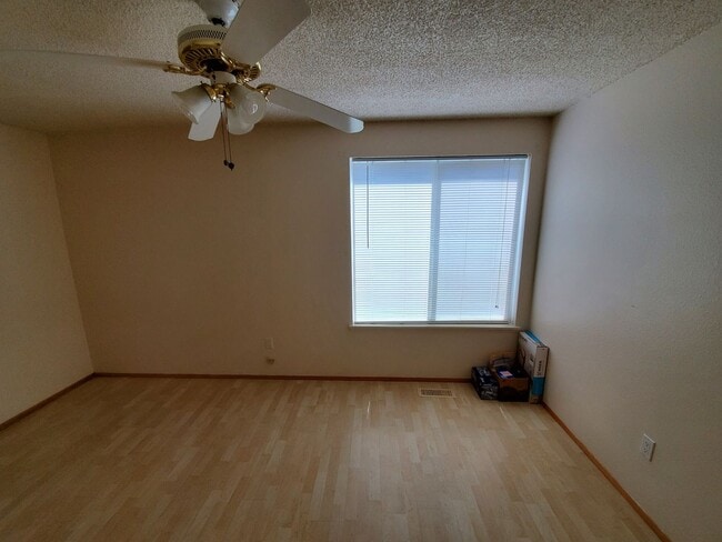 Building Photo - 3 Bed, 1.75 bath Home in Port Orchard