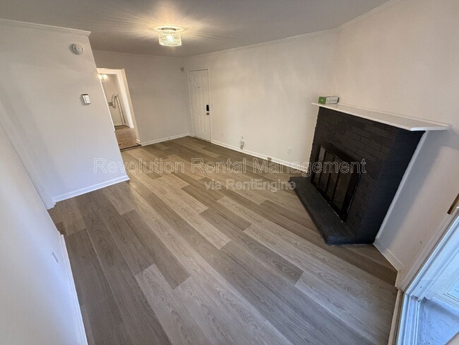 Building Photo - 2065 Cambridge Ave