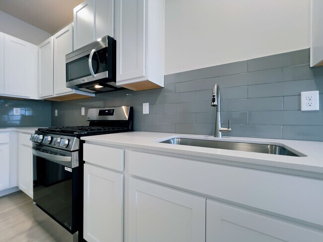 Building Photo - 1836 Autumn Mist