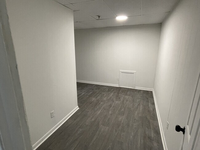Building Photo - 4633 Lyons View Pike