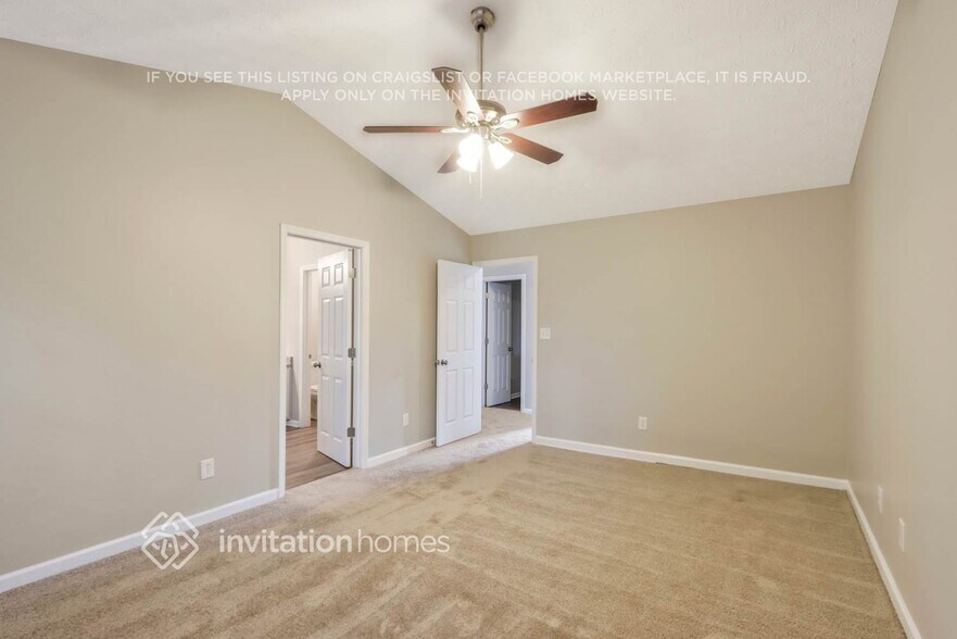 Building Photo - 1915 Stoneoak Cir
