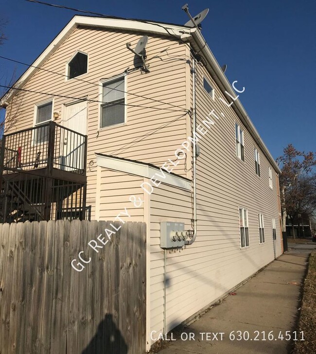 Building Photo - 29 W Garfield Blvd