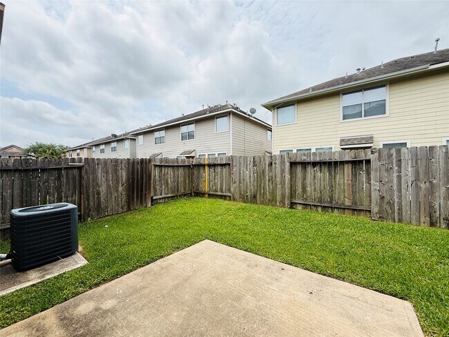 Building Photo - 12414 Jasmine Brook Ln