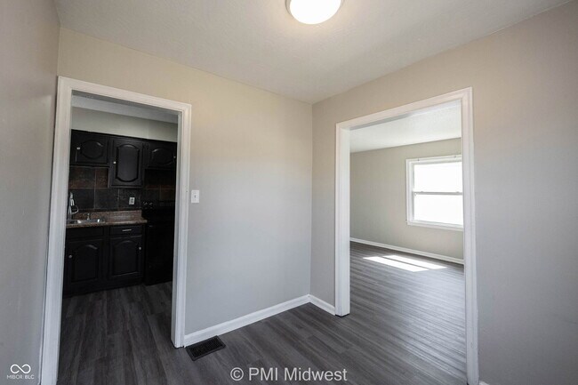 Building Photo - 1937 King Ave