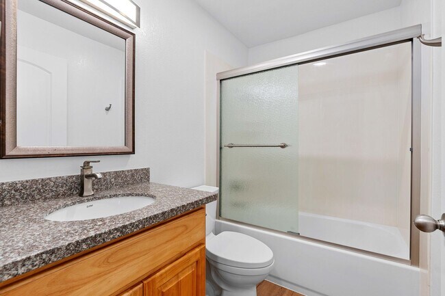 Building Photo - 802-816 Lincoln Avenue