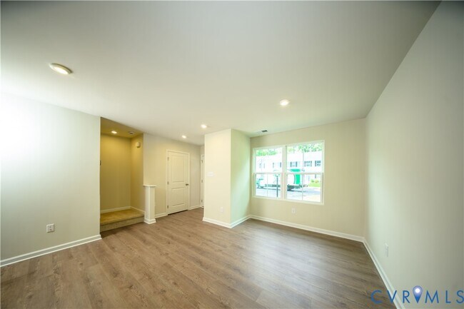 Building Photo - 1121 Canterbury Rdg Rd