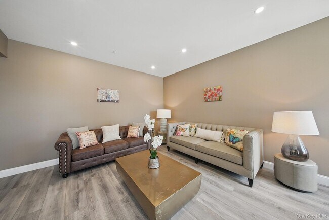 Building Photo - 3 Giada Ln