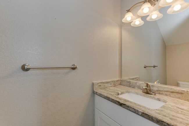 Building Photo - Beautiful Home For Rent in Ocean View!