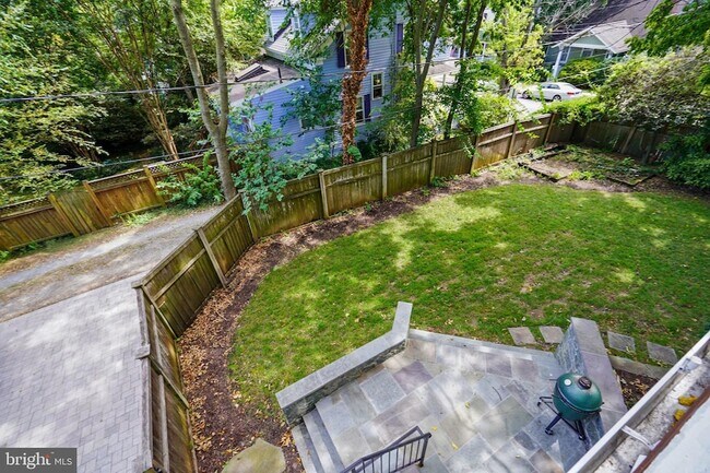 Building Photo - 1503 Russell Rd