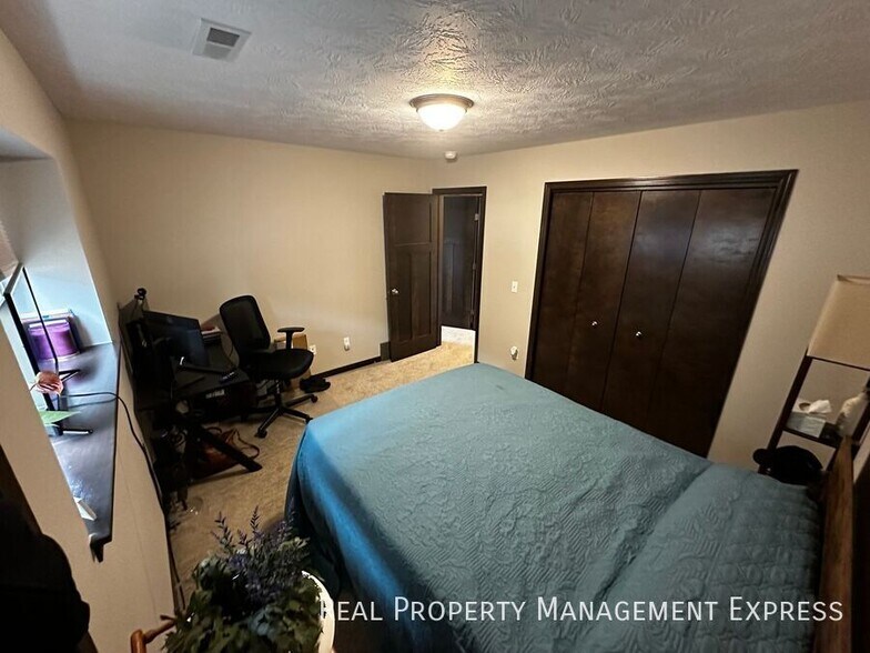 Building Photo - 4 Bedroom 3 Bathroom Home for Rent
