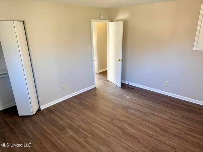 Building Photo - 1268 Staunton Dr