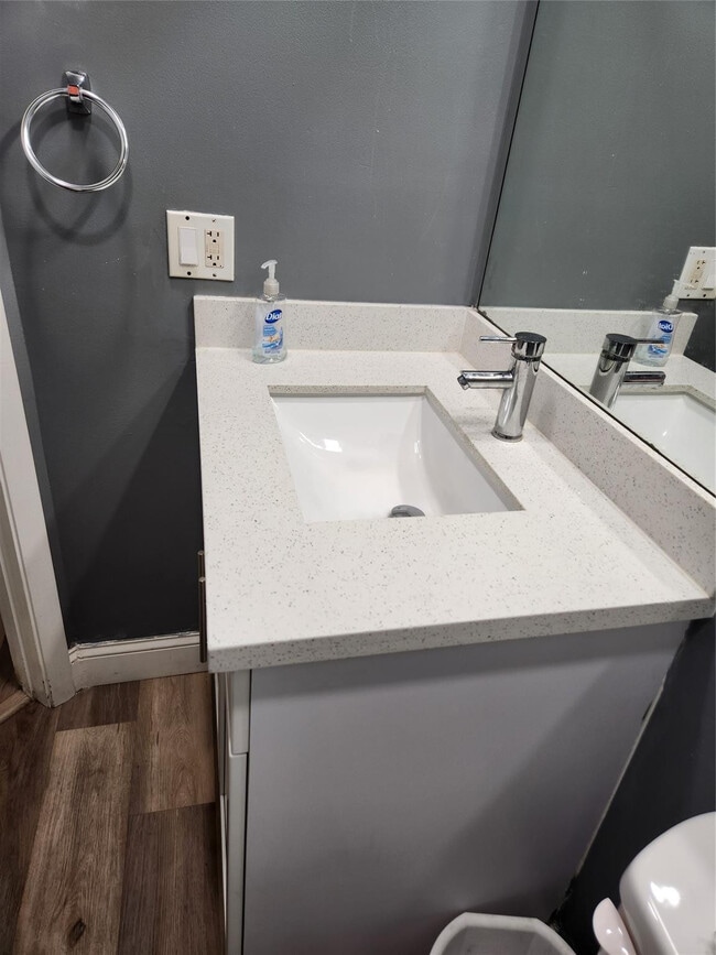 Building Photo - 3667 Carambola Cir N