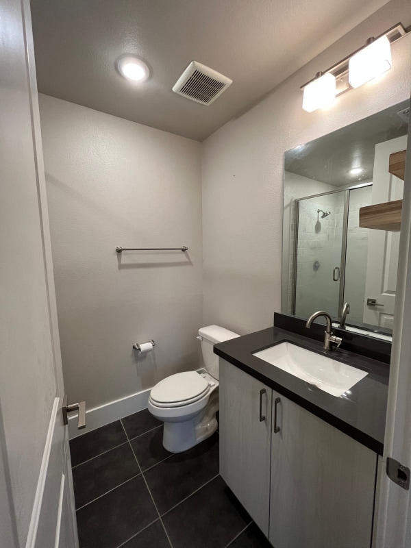 Building Photo - 2401 Crawford St