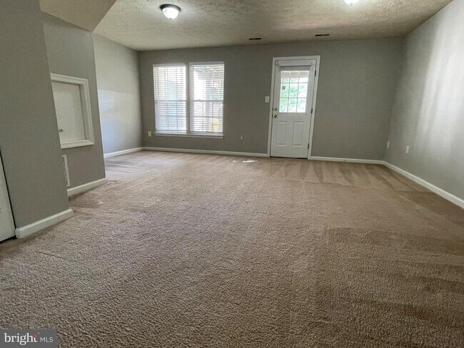Building Photo - 2713 Piscataway Run Dr