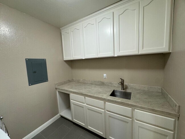 Building Photo - 25400 Radonich Rd