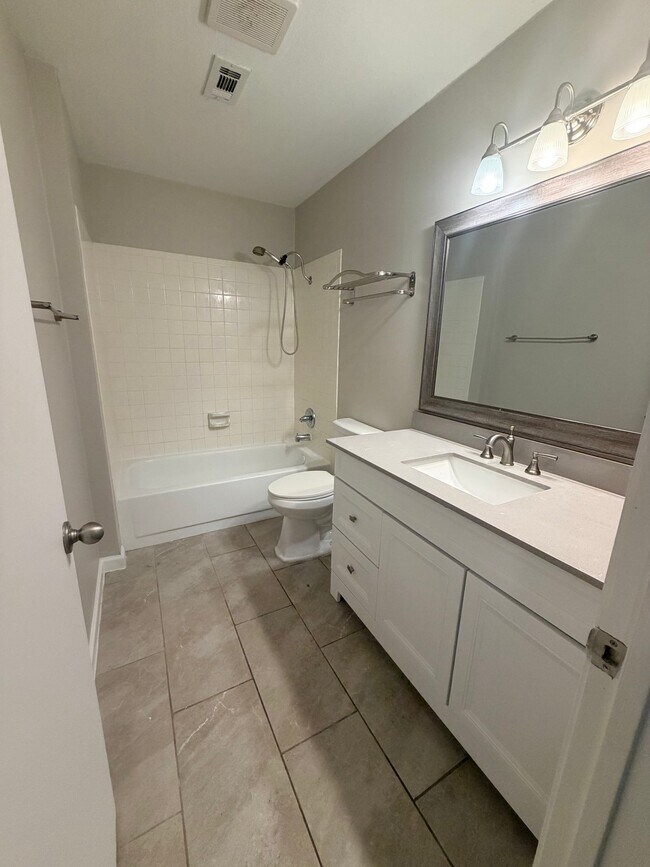 Building Photo - 4803 Hamilton Wolfe
