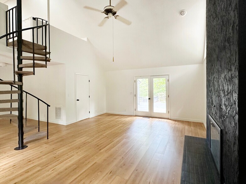 Living room - 4700 Joseph Michael Ct