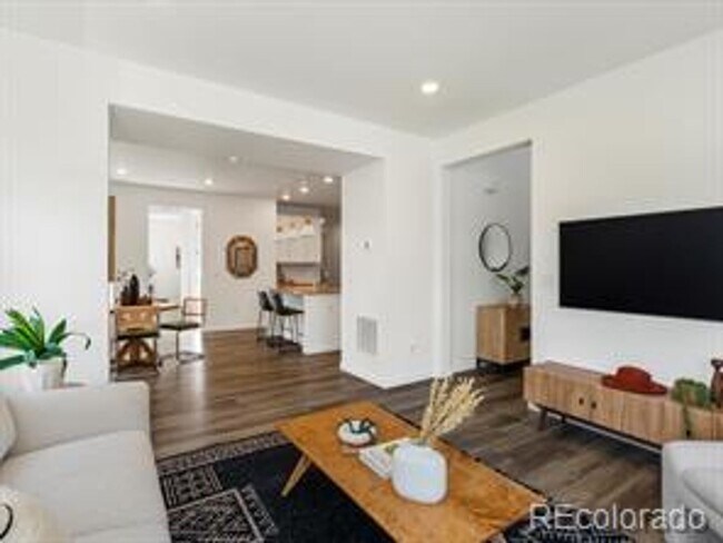 Building Photo - ***Beautiful 4 bed 3 bath nearly-new home ...
