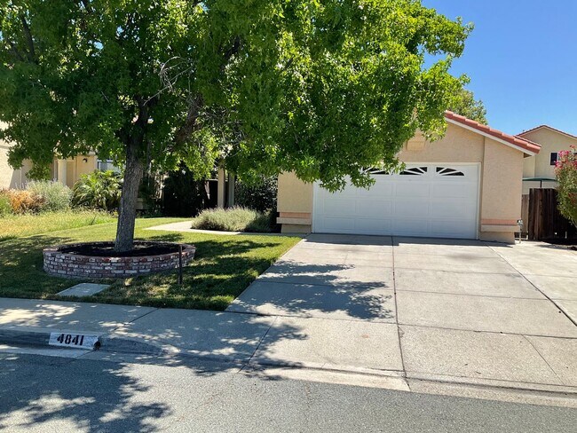 Building Photo - Charming single 3-bedroom rental opportunity!