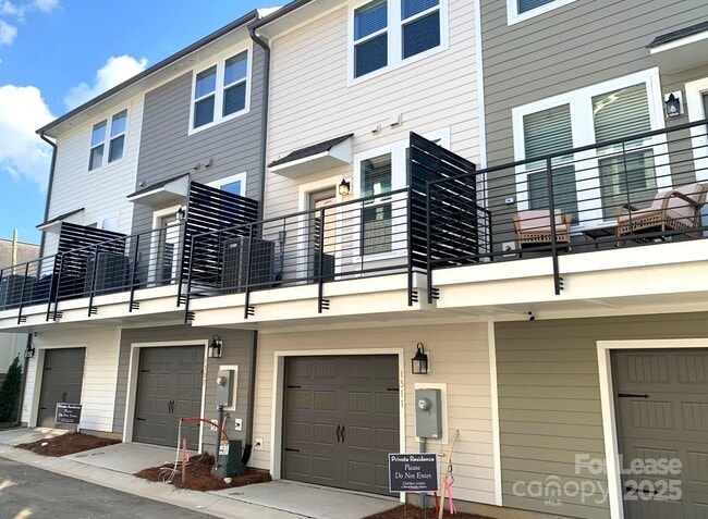 Building Photo - 1311 Cerium Wy
