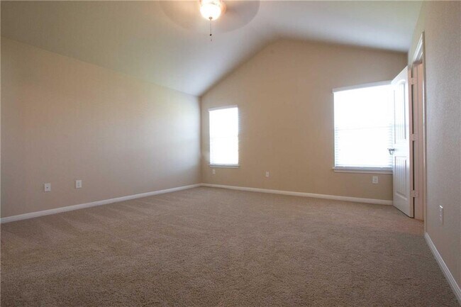 Building Photo - 624 Carly Ann Ln