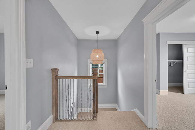 Building Photo - $3,595 - 3 Bed, 2 Bath Updated Home In Den...