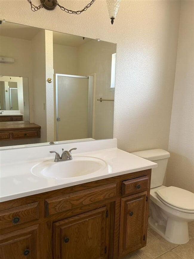 Building Photo - Call Vaughn Realty Property Management (76...