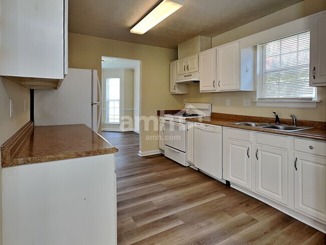 Building Photo - 3548 Grovecrest Way