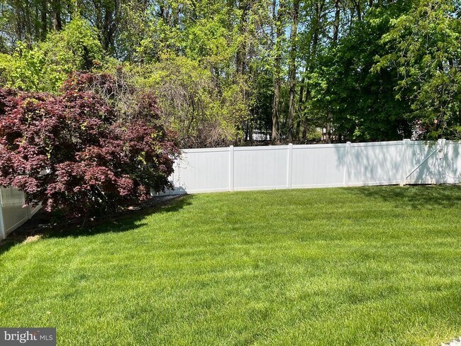 Building Photo - 18 Jameson Ln