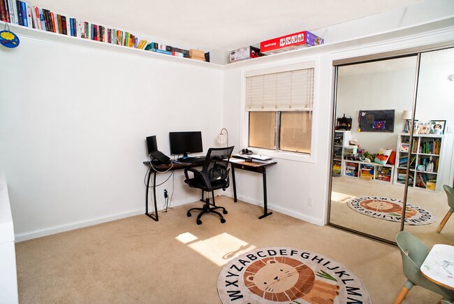 Building Photo - 18200 Andrea Cir S