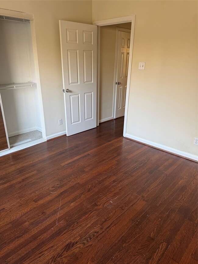 Building Photo - 315 Branard St