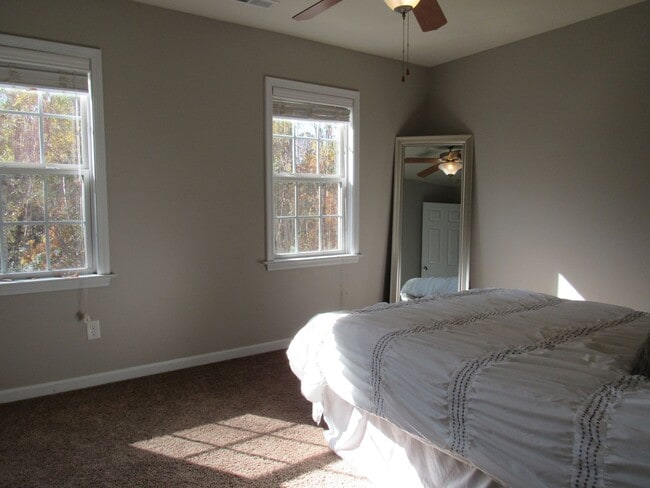 Building Photo - Welcome to Greenford Place!