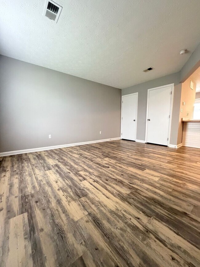 Building Photo - 416 Garden City Dr